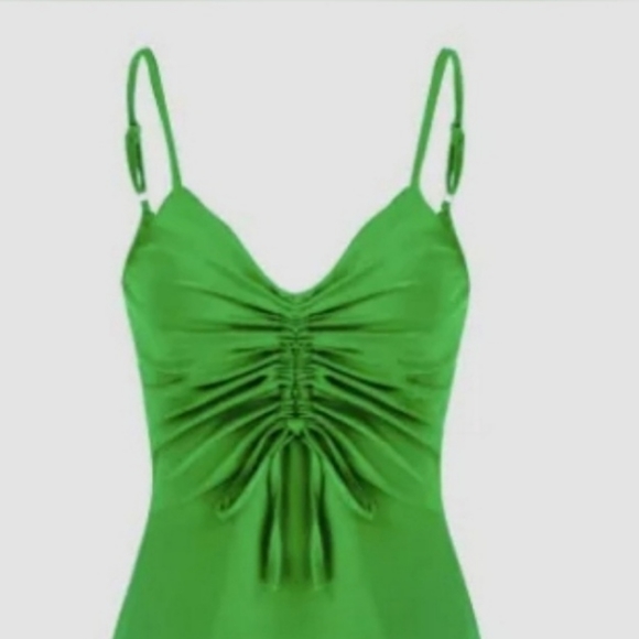 Emerald Green Ruched Cider Dress - Picture 3 of 3